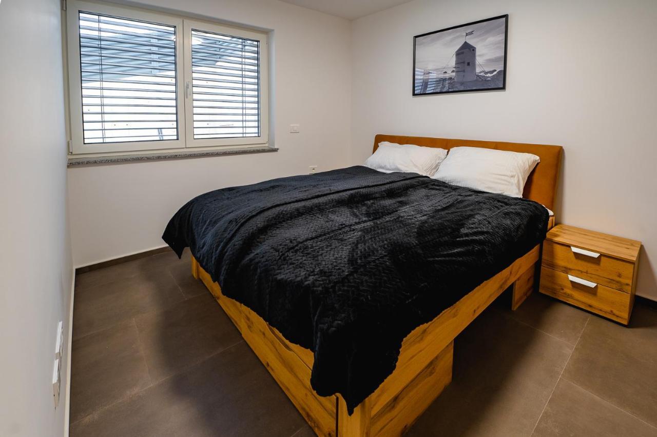 Apartments Luxury Ad Jesenice Extérieur photo